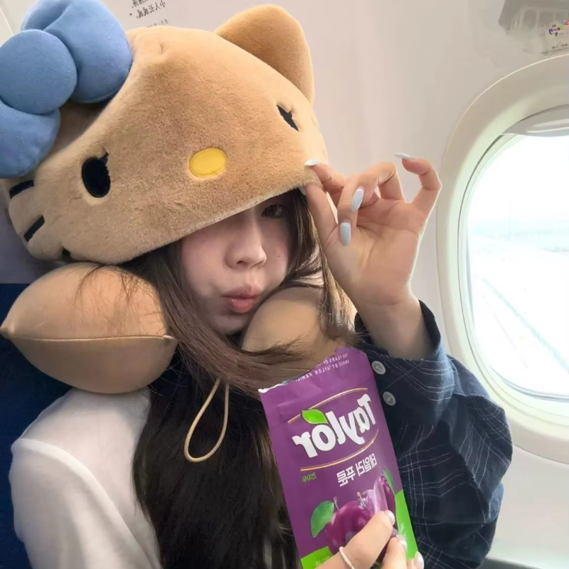 Hello Kitty Hooded Pillow Neck - Quality Travel Accessories ulasan dan harga