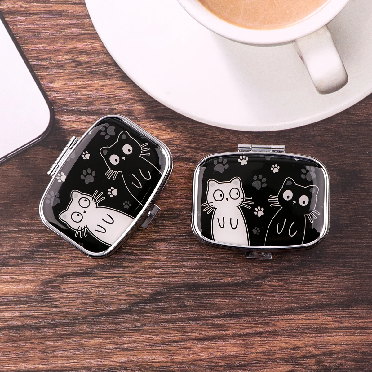 Cartoon Black And White Cat Tr - Travel Accessories Cute ulasan dan harga